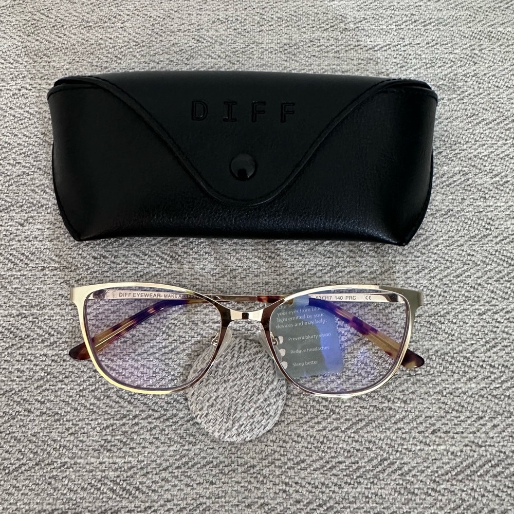 DIFF Gold Bluelight Glasses with Case